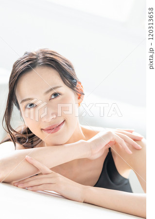 若い女性のエステイメージ 若い女性のエステイメージ 120313658