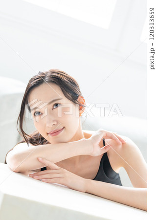 若い女性のエステイメージ 若い女性のエステイメージ 120313659
