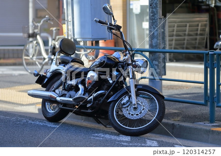 路肩のオートバイ イメージ 路肩のオートバイ イメージ 120314257