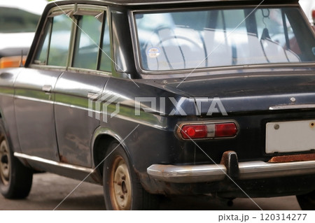 古びた国産車　イメージ 120314277