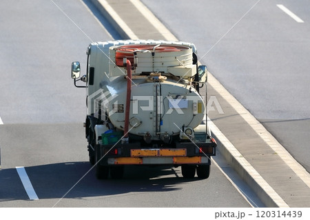 バキュームカー（吸上車）　イメージ 120314439