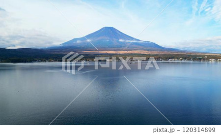 山中湖と富士山ドローン撮影 山中湖と富士山ドローン撮影 120314899