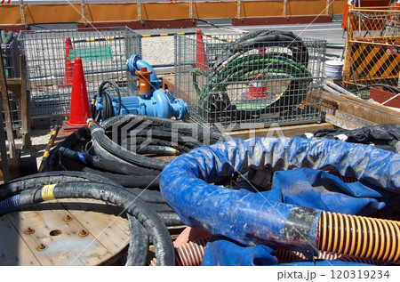 土木工事資材置場／サクションホース 120319234