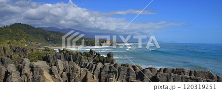 Pancake Rocks in Punakaiki and coast. Pancake Rocks in Punakaiki and coast. 120319251