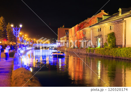 小樽運河の輝き~11月の夜を彩るイルミネーション~ 小樽運河の輝き~11月の夜を彩るイルミネーション~ 120320174