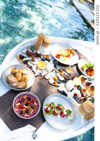 バリ　フローティングブレックファスト　イメージ 120325102