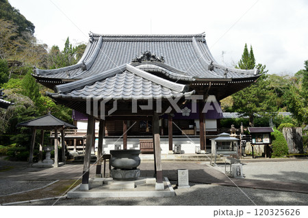 第39番札所 赤亀山 寺山院 延光寺(本堂)【高知県宿毛市平田町】 第39番札所 赤亀山 寺山院 延光寺(本堂)【高知県宿毛市平田町】 120325626