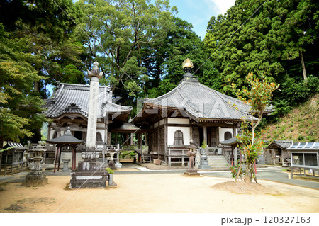 第42番札所 一カ山 毘盧舎那院 仏木寺(大師堂・本堂)【愛媛県宇和島市】 第42番札所 一カ山 毘盧舎那院 仏木寺(大師堂・本堂)【愛媛県宇和島市】 120327163
