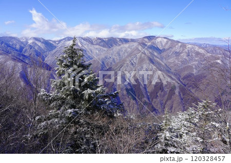 冬季雲取山からの和名倉山 冬季雲取山からの和名倉山 120328457