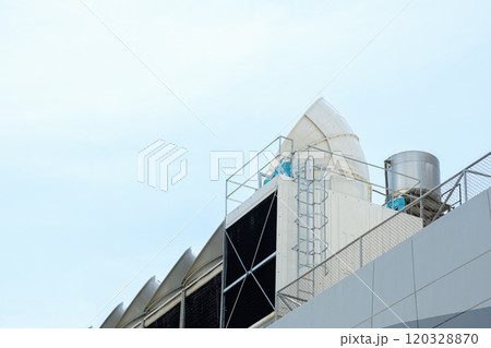 Sets of cooling towers in conditioning systems For large buildings to cool Sets of cooling towers in conditioning systems For large buildings to cool 120328870