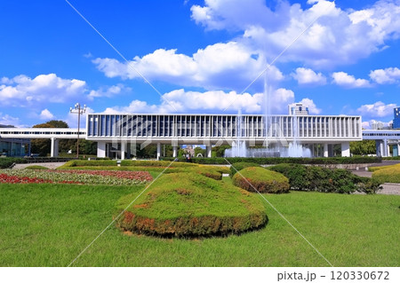 【広島県】秋の広島平和記念資料館本館 【広島県】秋の広島平和記念資料館本館 120330672