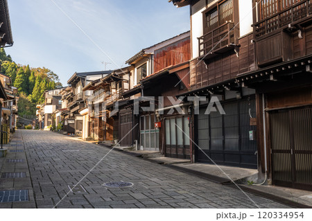 《富山県》越中八尾・諏訪町本通り 120334954