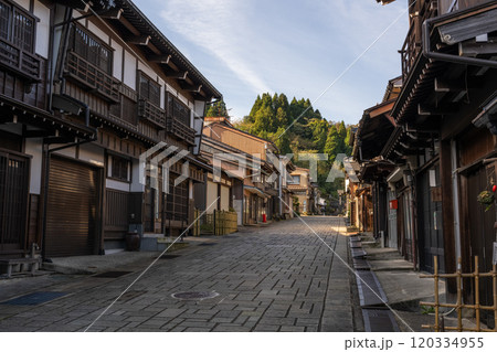 《富山県》越中八尾・諏訪町本通り 120334955