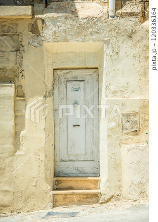 old white vintage door old white vintage door 120336164
