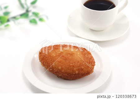 美味しそうなカレーパン 美味しそうなカレーパン 120338673