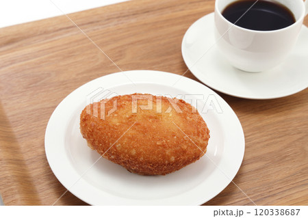 美味しそうなカレーパン 120338687