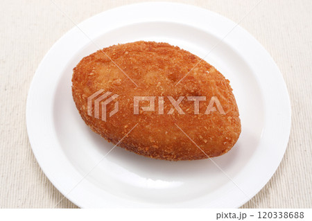 美味しそうなカレーパン 120338688