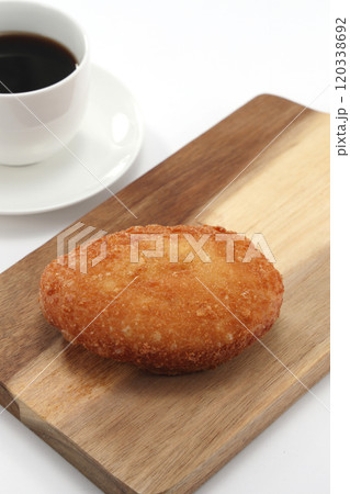 美味しそうなカレーパン 美味しそうなカレーパン 120338692