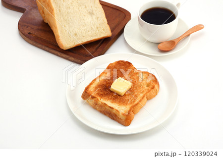 美味しそうなトースト 120339024