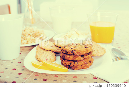 Plate of cookies for breakfast 120339440