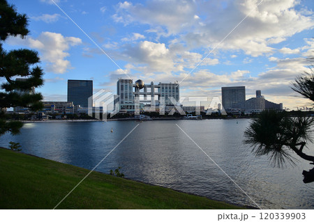 お台場海浜公園と臨海副都心 120339903