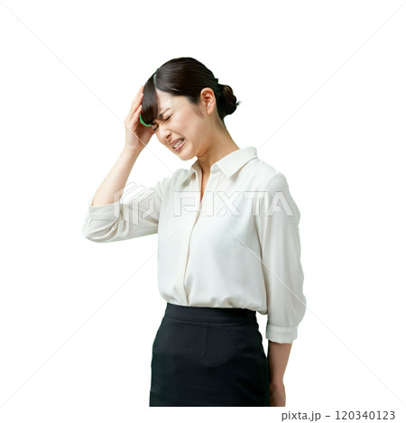 頭痛に悩む女性 120340123