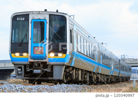 2000系気動車　特急「南風」（JR四国） 120340997