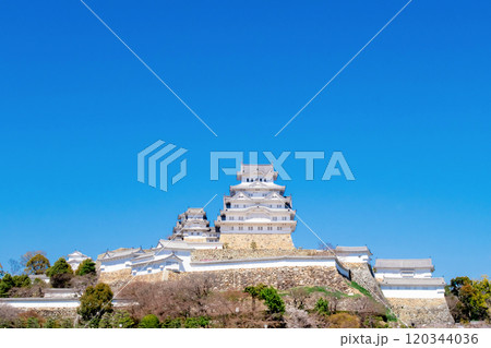 兵庫県　姫路城 120344036