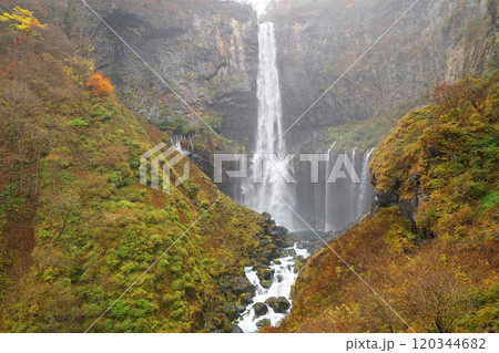 華厳滝（けごんのたき）《栃木県日光市》 120344682