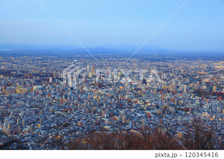 藻岩山展望台から見る札幌 藻岩山展望台から見る札幌 120345416
