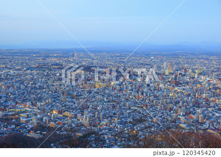 藻岩山展望台から見る札幌 120345420