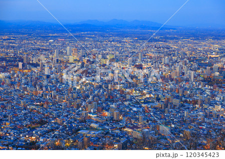 藻岩山展望台から見る札幌 120345423