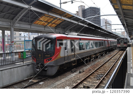 JR四国 予讃線・高徳線 高松駅 JR四国 予讃線・高徳線 高松駅 120357390