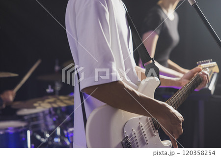 バンド　ライブ 120358254