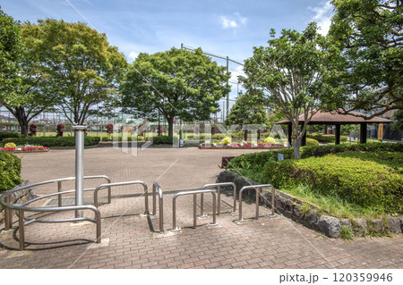 富岡西公園 神奈川県横浜市金沢区富岡西 富岡西公園 神奈川県横浜市金沢区富岡西 120359946