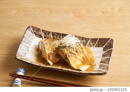 鯖の味噌煮 120361125