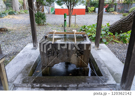 船魂神社の手水舎 120362142