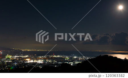月が出る夜景 120363382