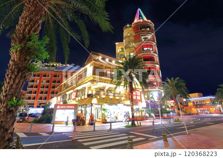 【沖縄県】アメリカンビレッジの夜景(デポセントラル) 【沖縄県】アメリカンビレッジの夜景(デポセントラル) 120368223