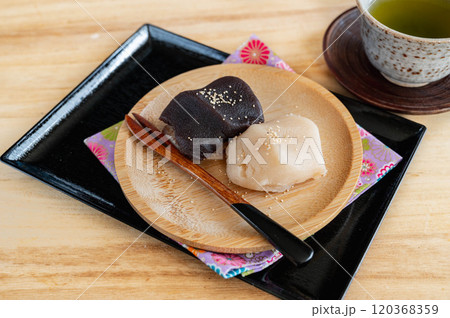 お茶請けのあんころ餅　 120368359