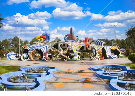 バトゥミ市内のオクトパスモニュメント 120370149