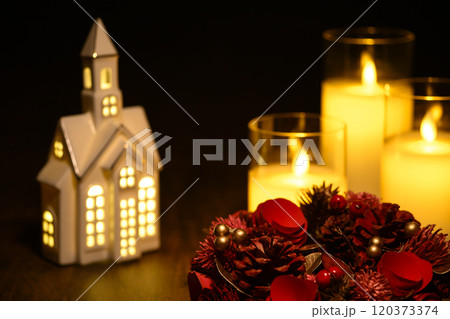 クリスマスイメージ（リース） 120373374