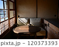 レトロな椅子 120373393