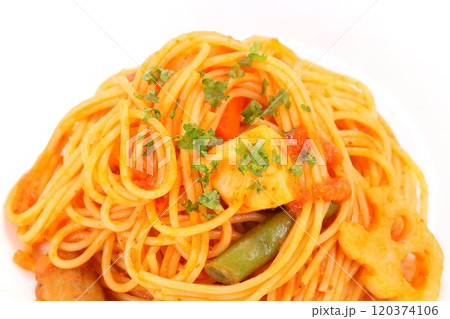 パスタ　スパゲッティ　トマトソース　明るい背景 120374106