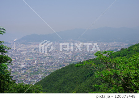 愛媛県四国中央市　具定展望台から川之江の街並みを望む 120375449