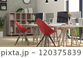 コンパクトでカジュアルなオフィス 120375839