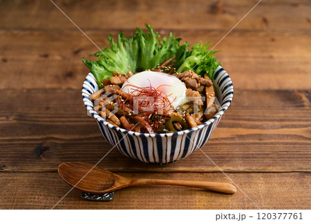 青椒肉絲丼 青椒肉絲丼 120377761