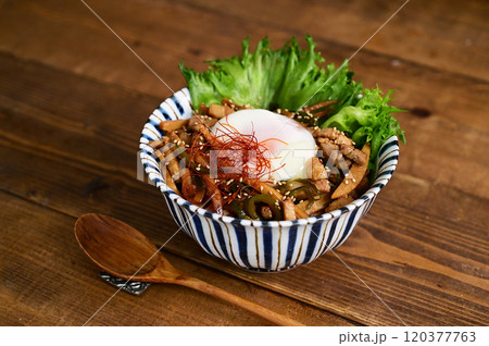 青椒肉絲丼 青椒肉絲丼 120377763