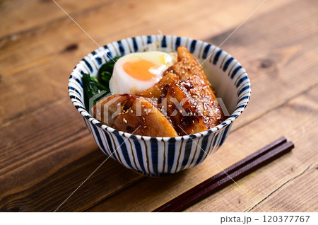 豚バラ肉の味噌漬け丼 豚バラ肉の味噌漬け丼 120377767