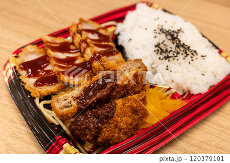 日本のスーパーで買ったとても美味しい弁当 日本のスーパーで買ったとても美味しい弁当 120379101